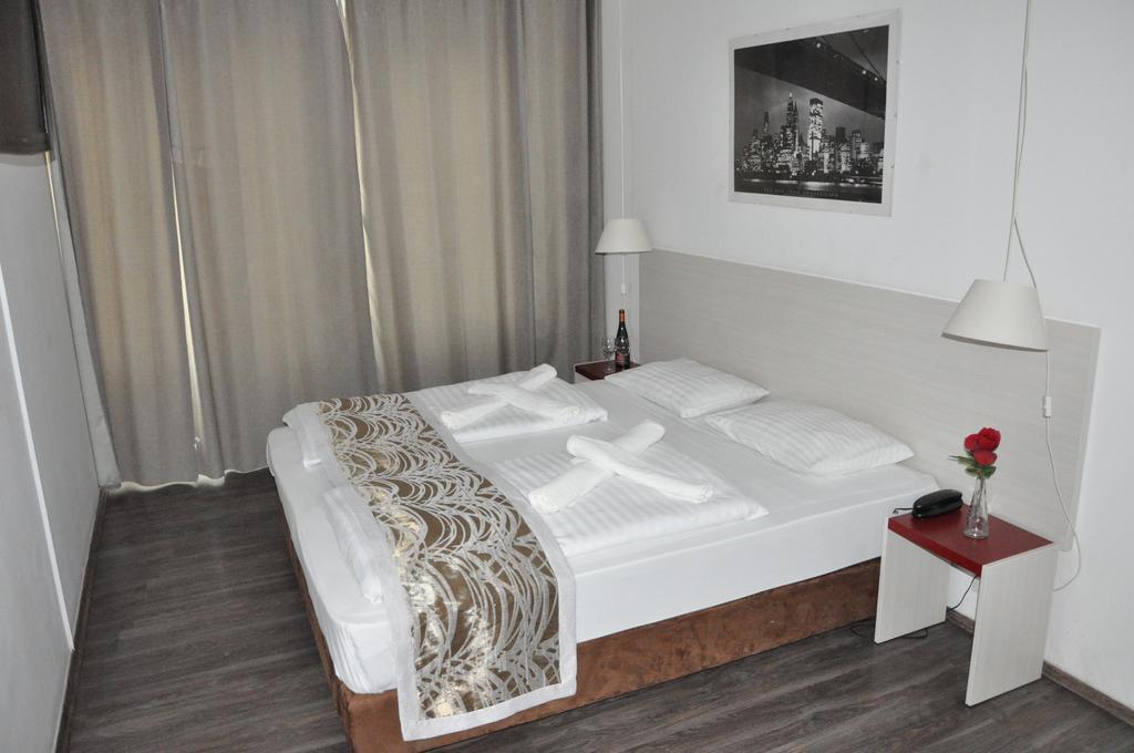 Pensión Center 3*